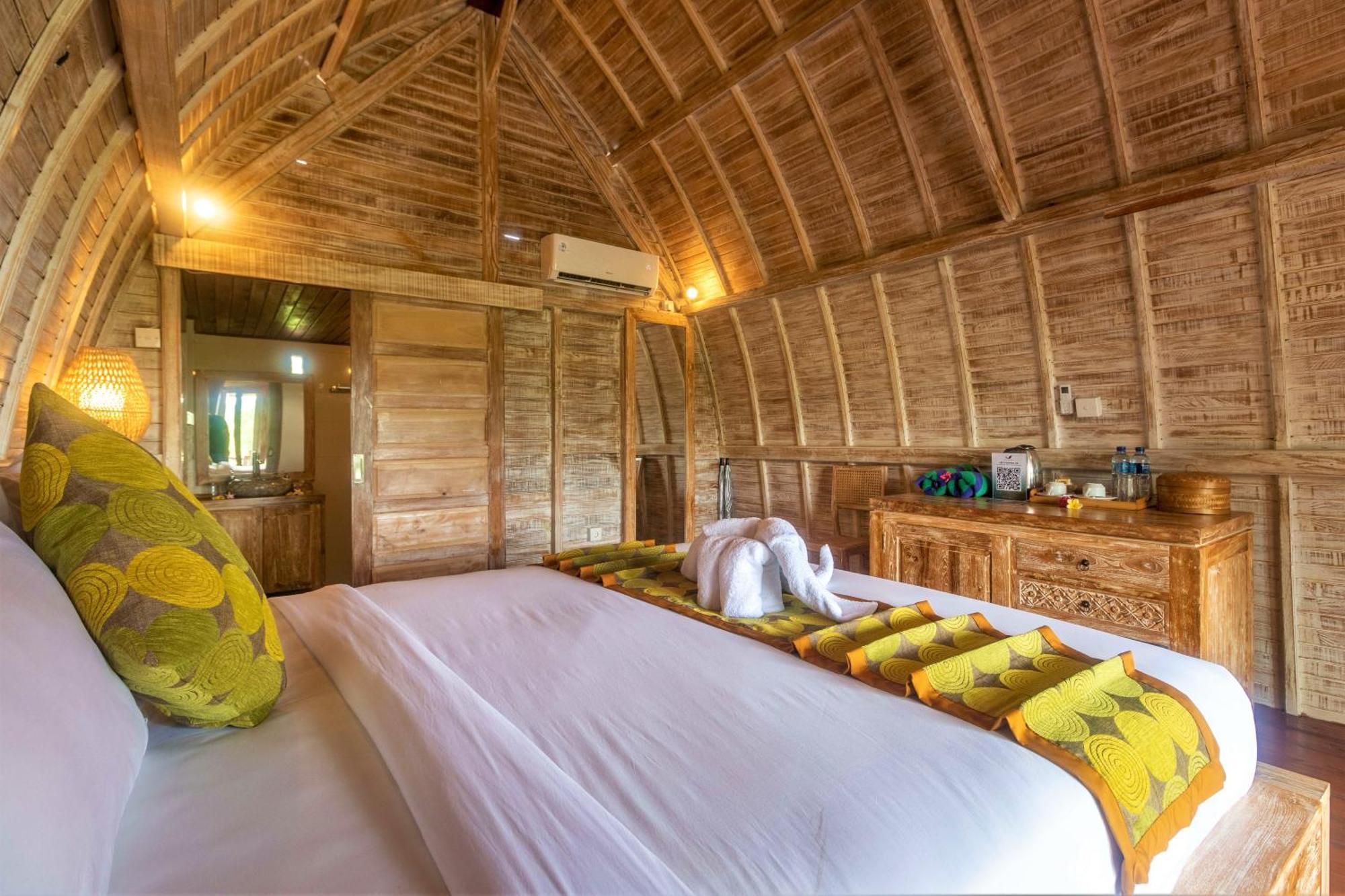 Alamgangga Villas Tirta Gangga كارانغاسِم الغرفة الصورة